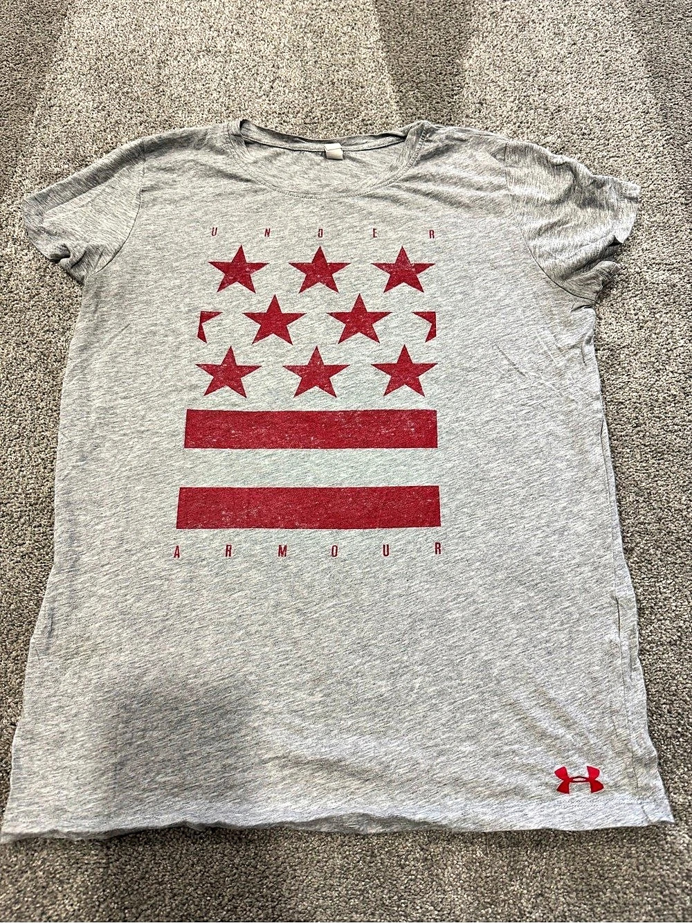 Women’s Under Armour UA Freedom Flag Graphic T-Shirt Short Sleeve Size Small